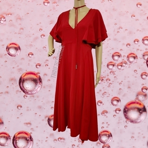 Red Dress With Flowy Sleeves - Picture 1 of 9
